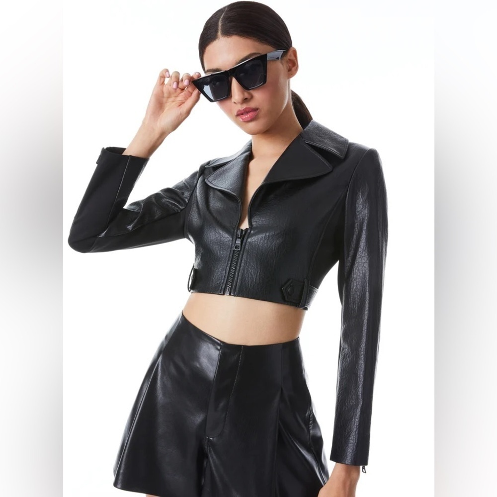 NWOT Alice + Olivia YARDLEY Black Cropped VEGAN Leather Jacket Size Large